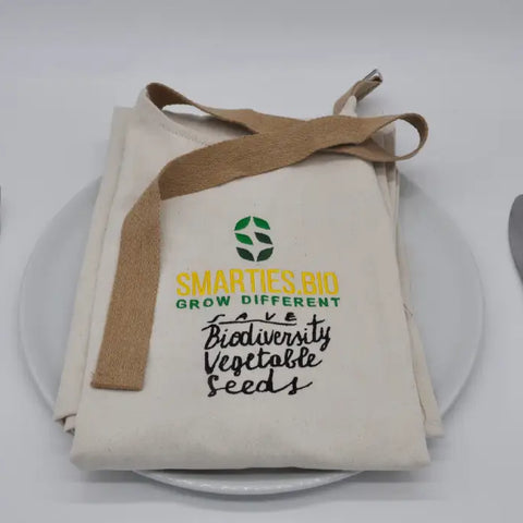 Apron “Smarties.bio – Grow Different” | Smarties.bio