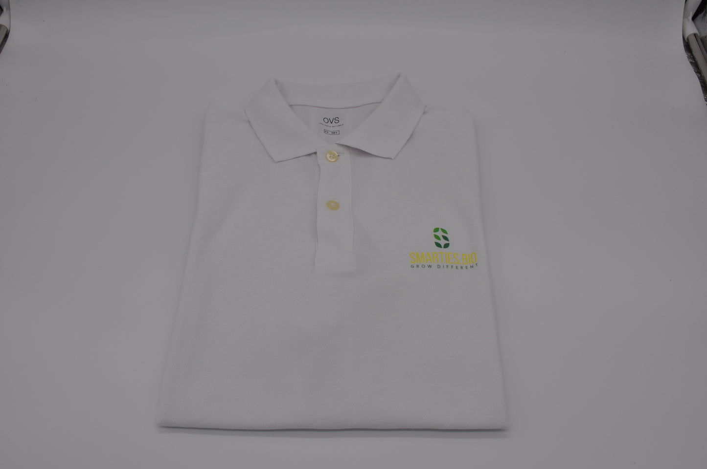 Polo shirt “Smarties.bio – Grow Different” | Smarties.bio